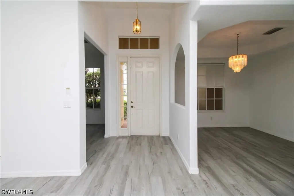 3927 Aurora Court Naples FL 34116