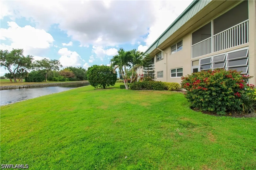 600 Valley Stream Drive Naples FL 34113