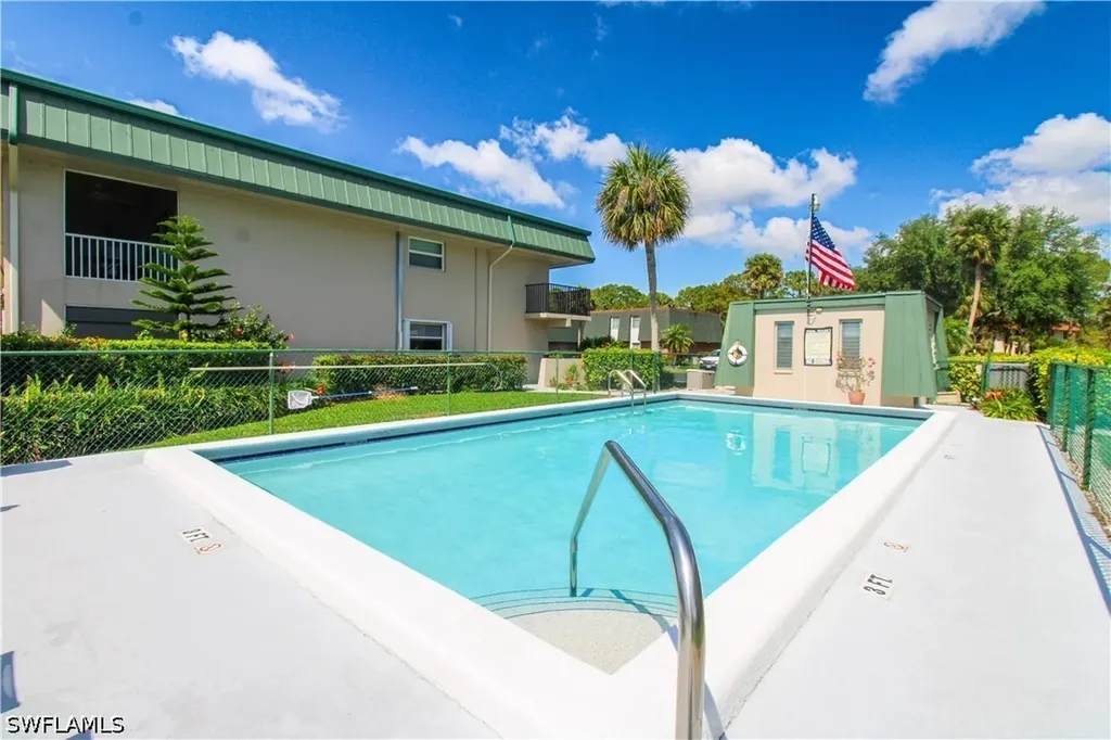 600 Valley Stream Drive Naples FL 34113