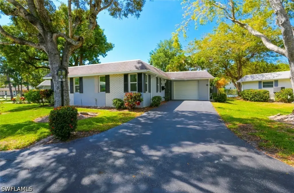 225 Georgetown Boulevard Naples FL 34112