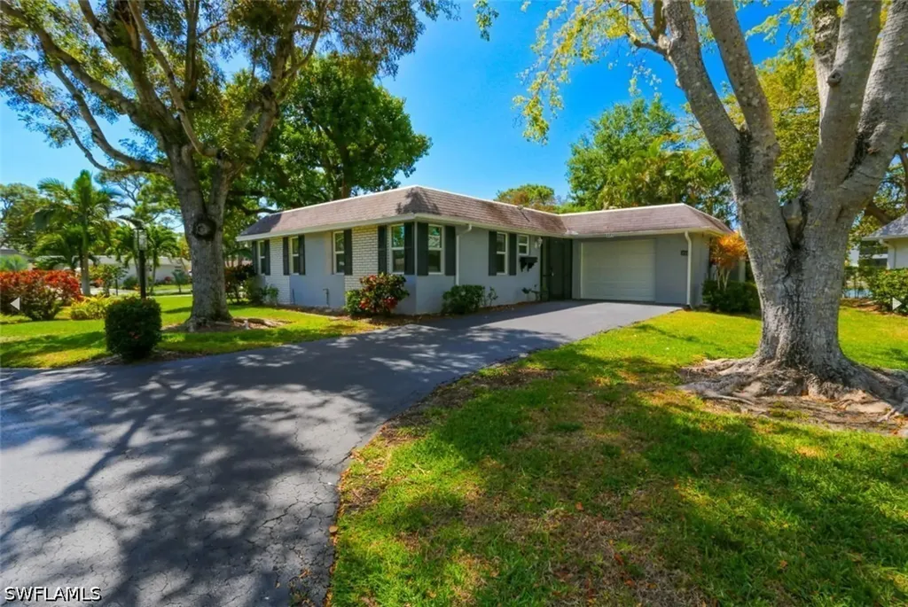 225 Georgetown Boulevard Naples FL 34112