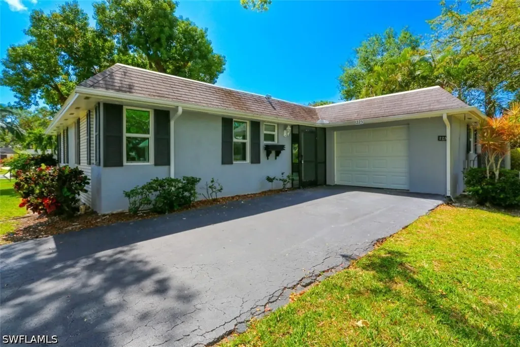 225 Georgetown Boulevard Naples FL 34112