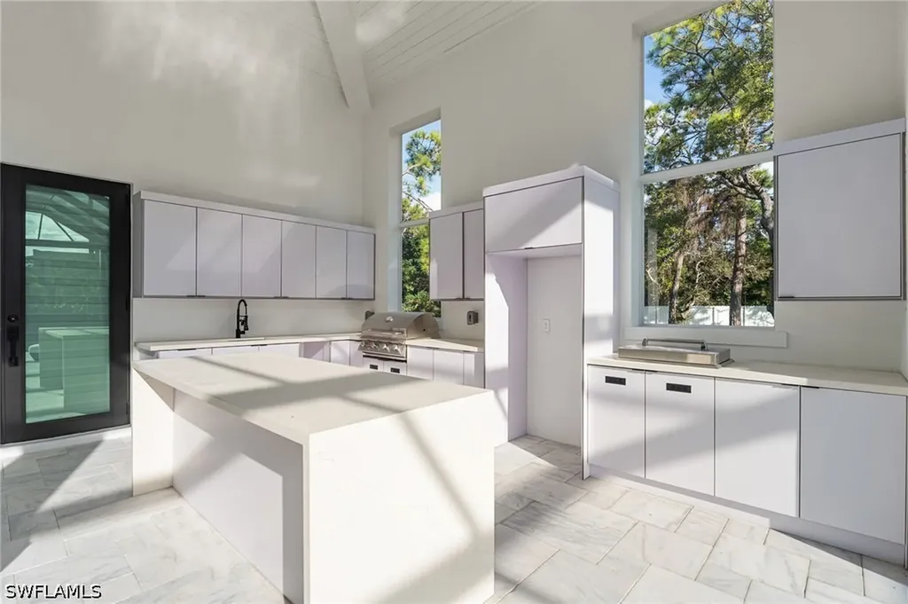 10 Caribbean Road Naples FL 34108