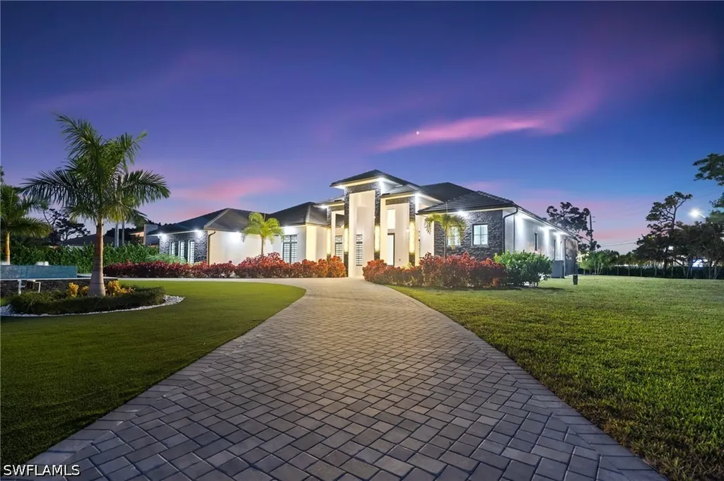 10 Caribbean Road Naples FL 34108