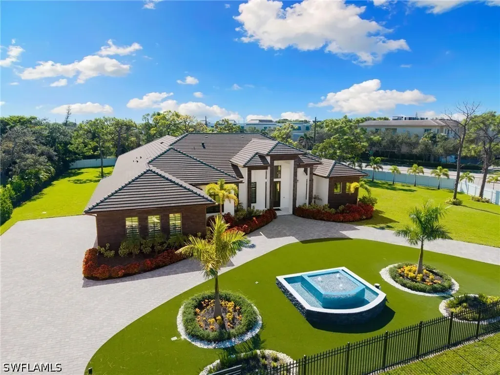 10 Caribbean Road Naples FL 34108