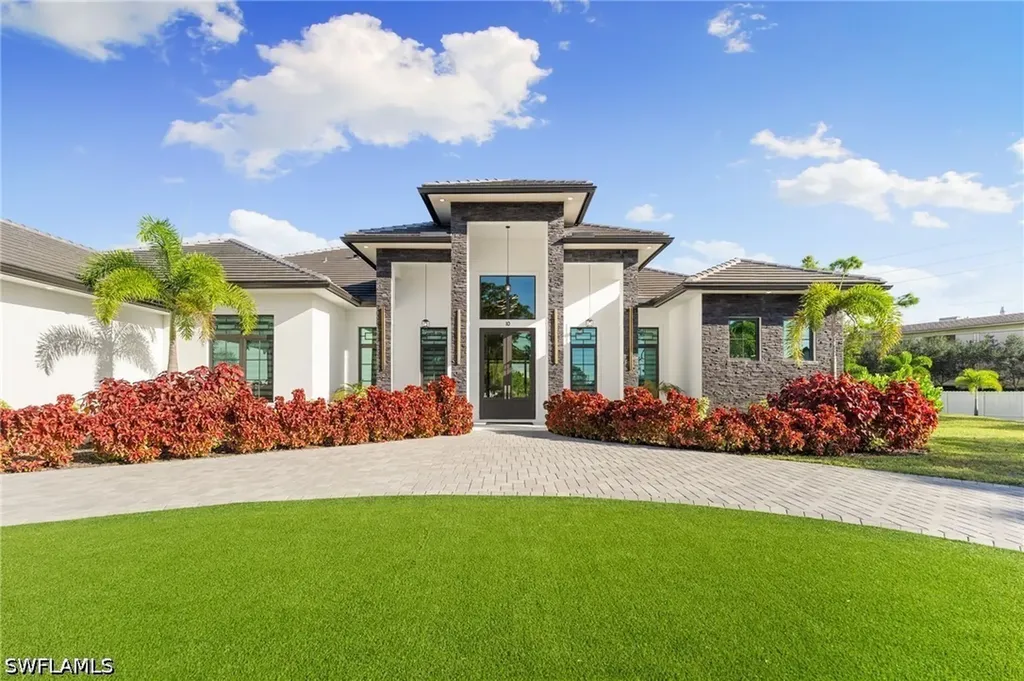 10 Caribbean Road Naples FL 34108