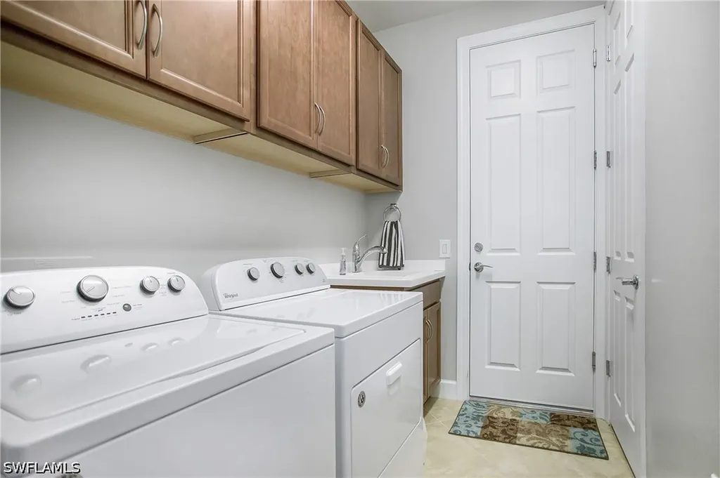 7674 Jacaranda Lane Naples FL 34114