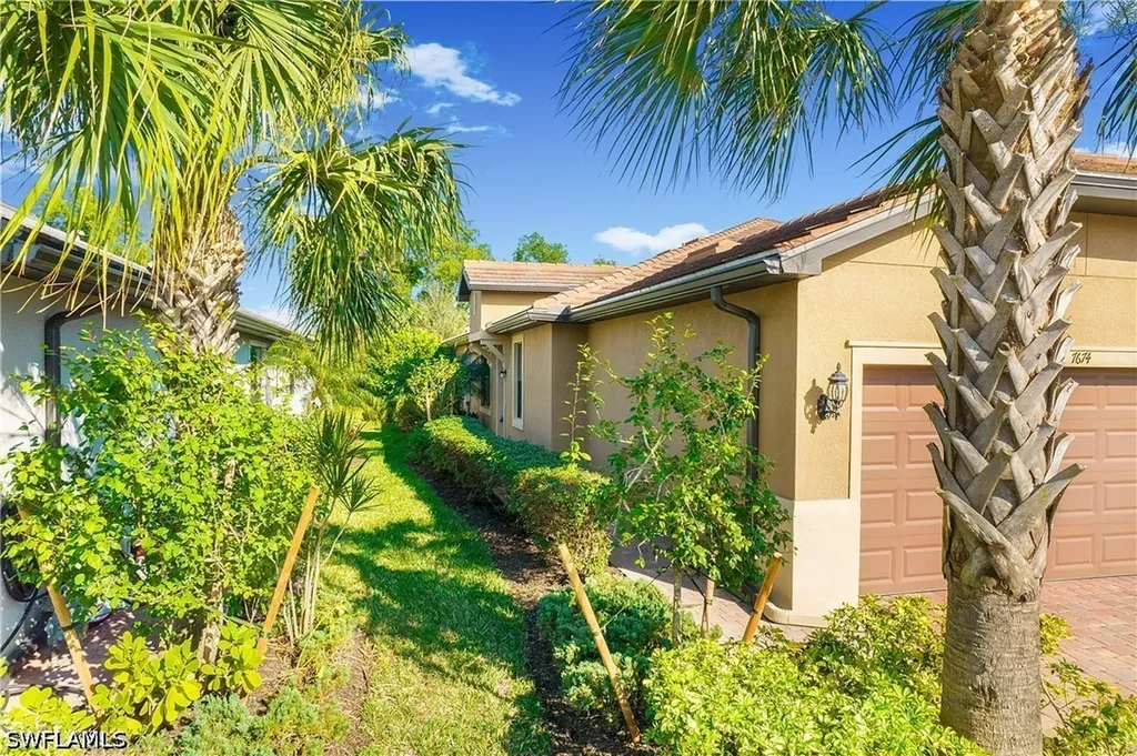7674 Jacaranda Lane Naples FL 34114