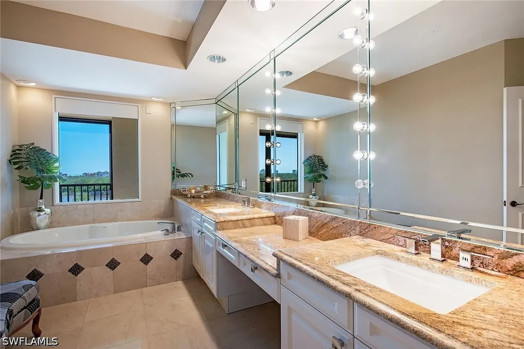 8990 Bay Colony Drive Naples FL 34108