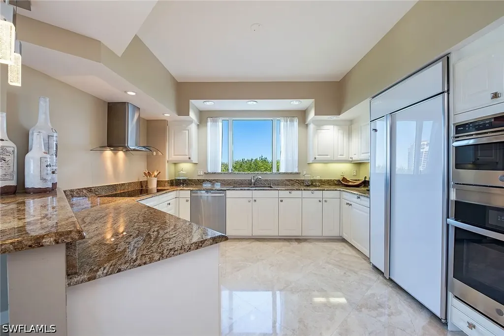 8990 Bay Colony Drive Naples FL 34108