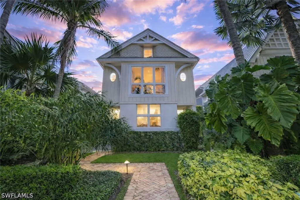 42 6th Street S Naples FL 34102