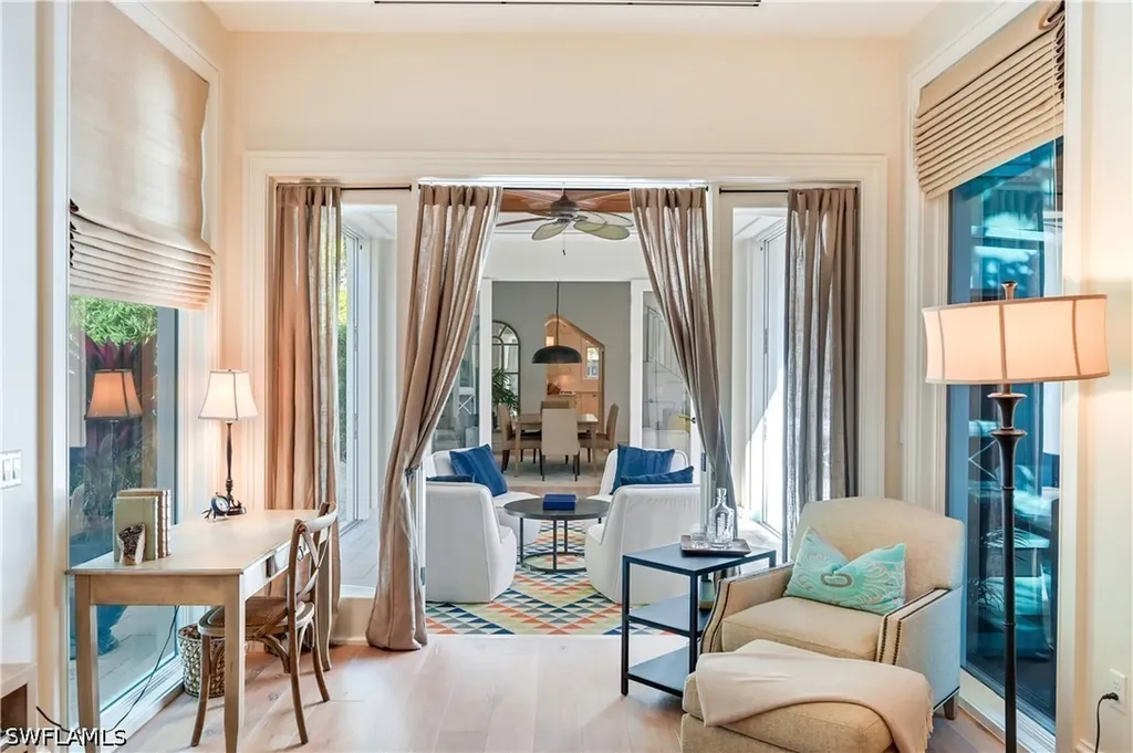 42 6th Street S Naples FL 34102