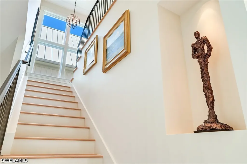 42 6th Street S Naples FL 34102