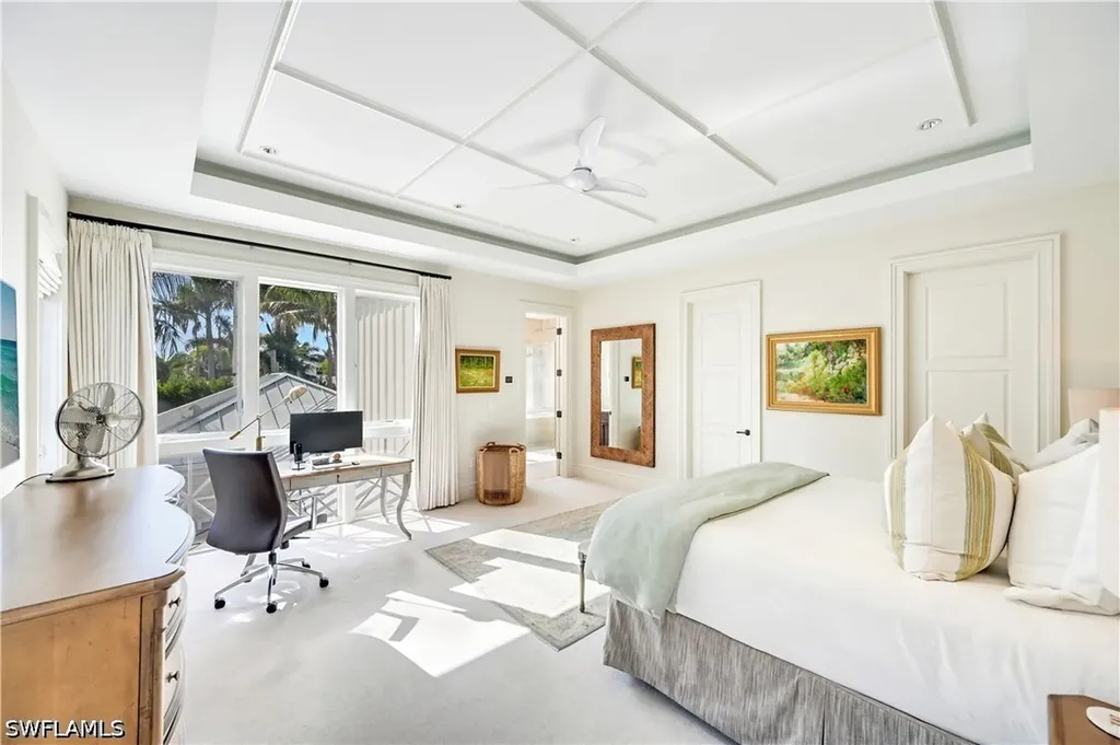 42 6th Street S Naples FL 34102
