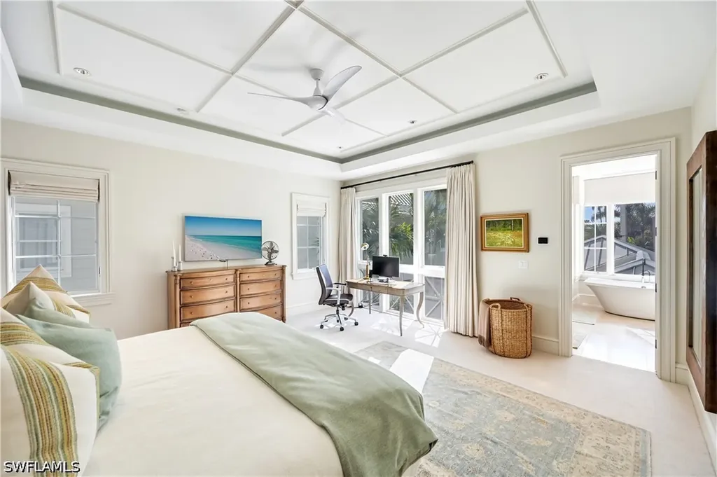 42 6th Street S Naples FL 34102
