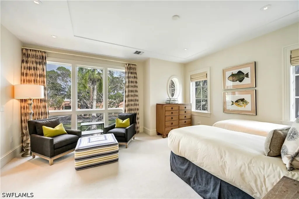42 6th Street S Naples FL 34102