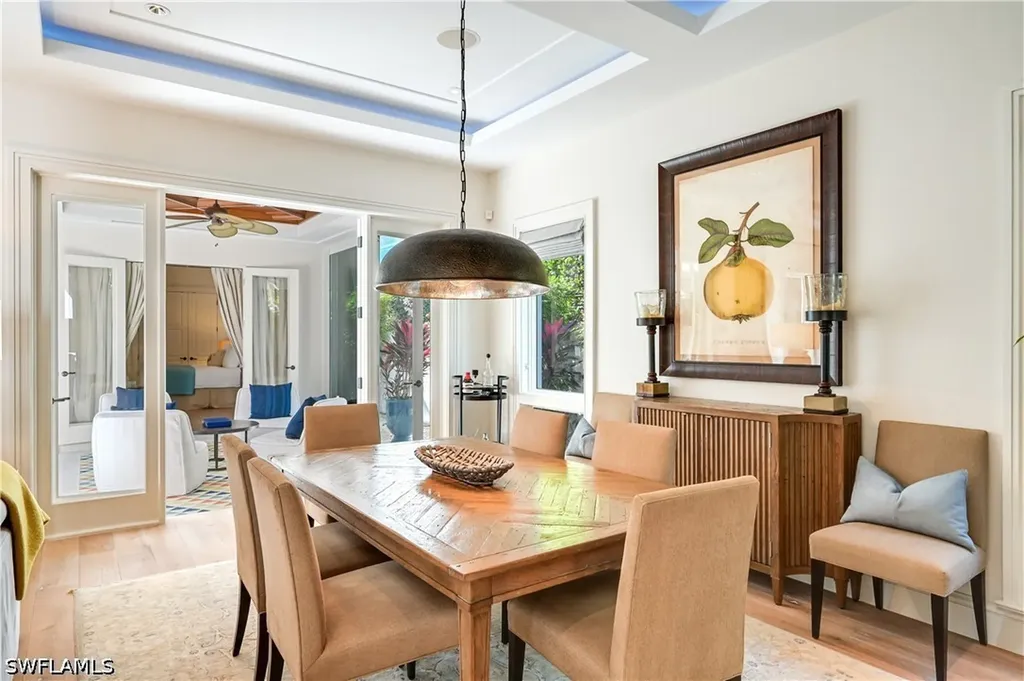 42 6th Street S Naples FL 34102