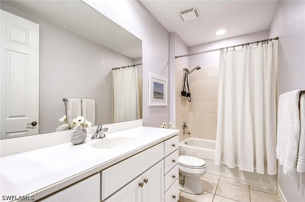 8649 Champions Point Naples FL 34113