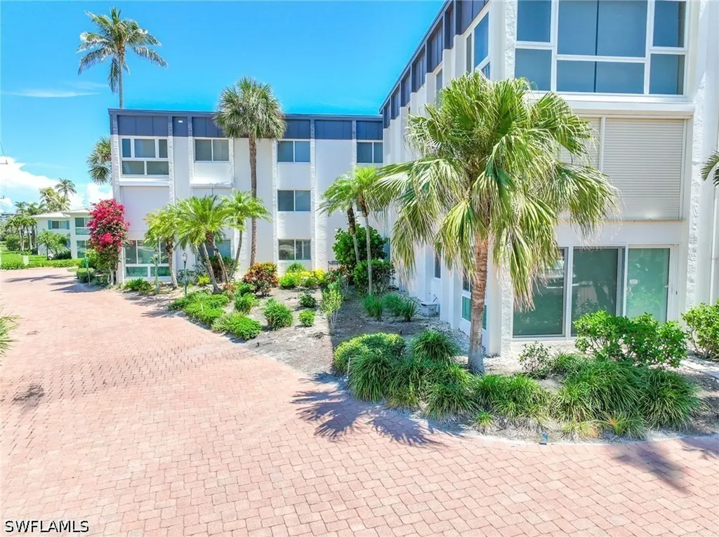 1930 Gulf Shore Boulevard N Naples FL 34102