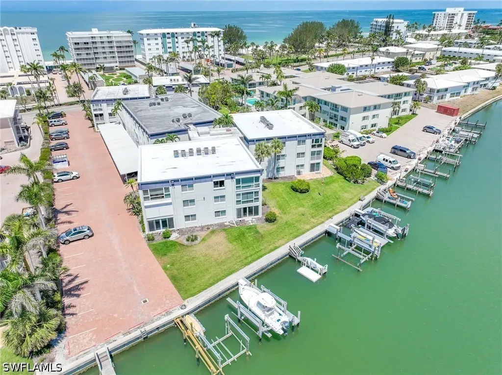 1930 Gulf Shore Boulevard N Naples FL 34102
