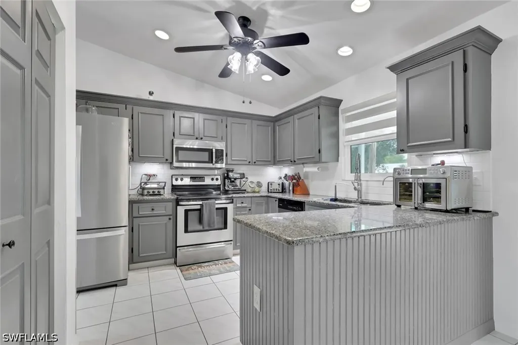 8341 Cardinal Road Fort Myers FL 33967