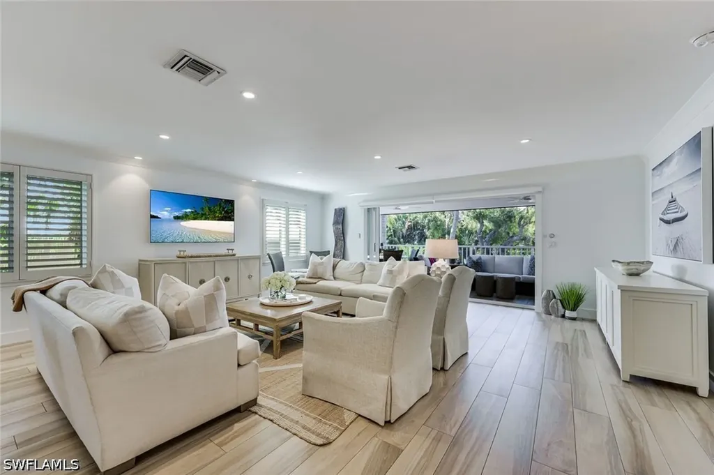 225 5th Avenue S Naples FL 34102