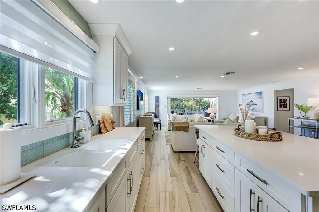 225 5th Avenue S Naples FL 34102