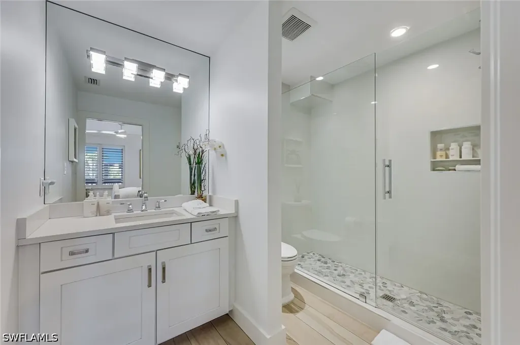 225 5th Avenue S Naples FL 34102