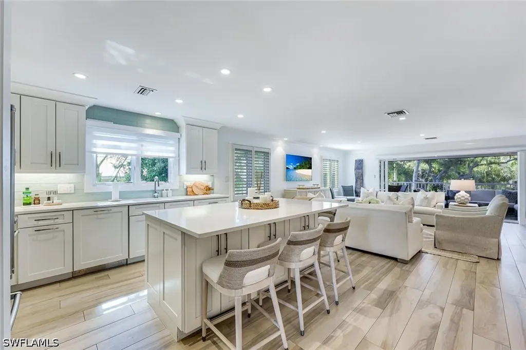 225 5th Avenue S Naples FL 34102