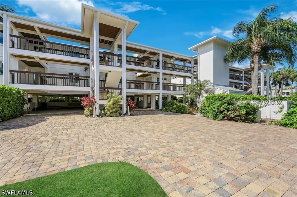 225 5th Avenue S Naples FL 34102