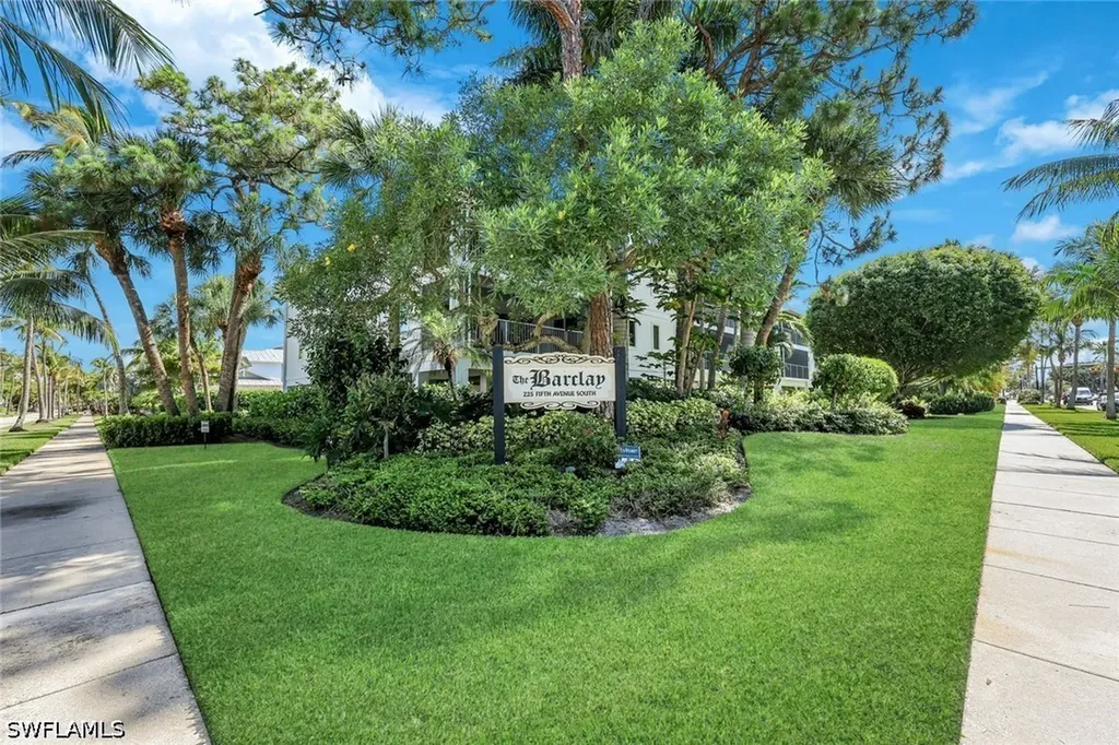 225 5th Avenue S Naples FL 34102