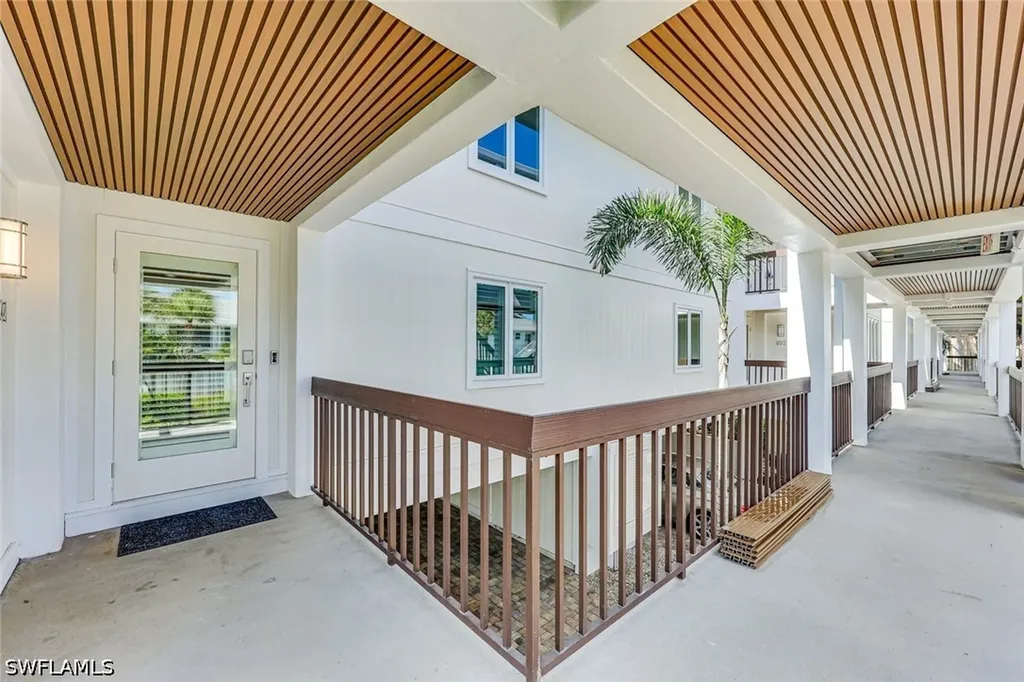 225 5th Avenue S Naples FL 34102