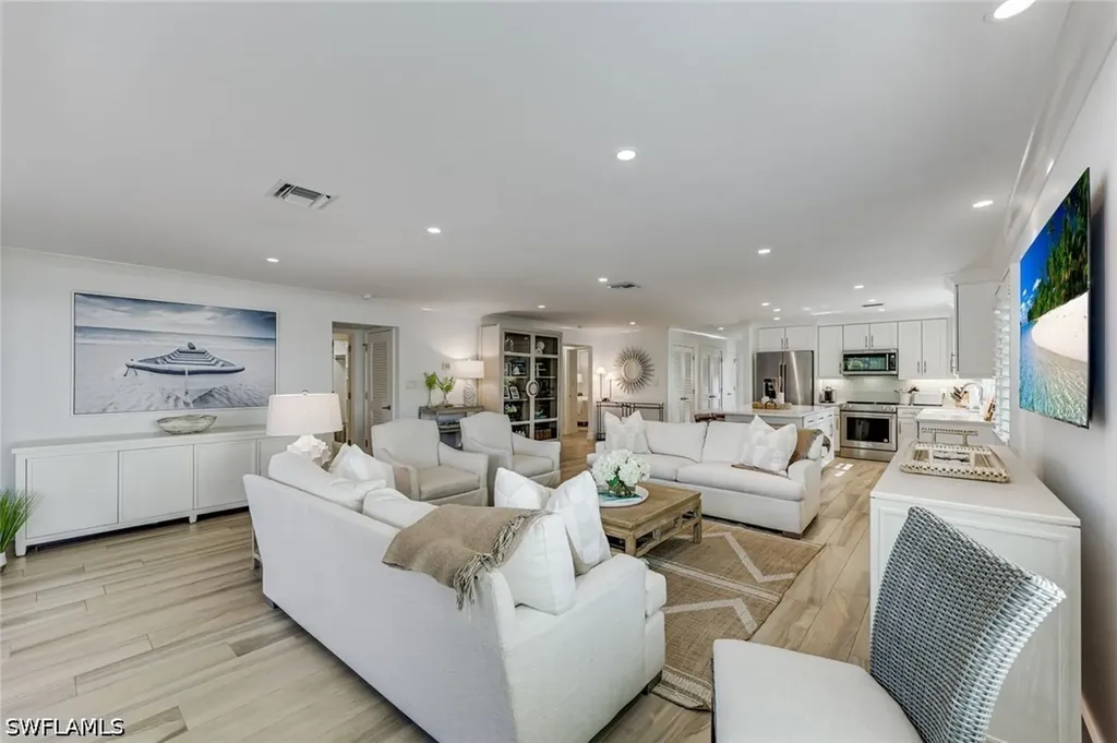 225 5th Avenue S Naples FL 34102