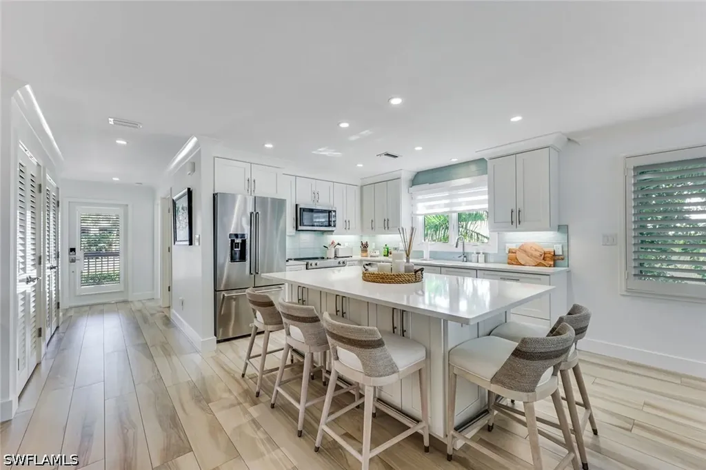225 5th Avenue S Naples FL 34102