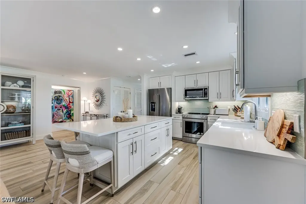 225 5th Avenue S Naples FL 34102