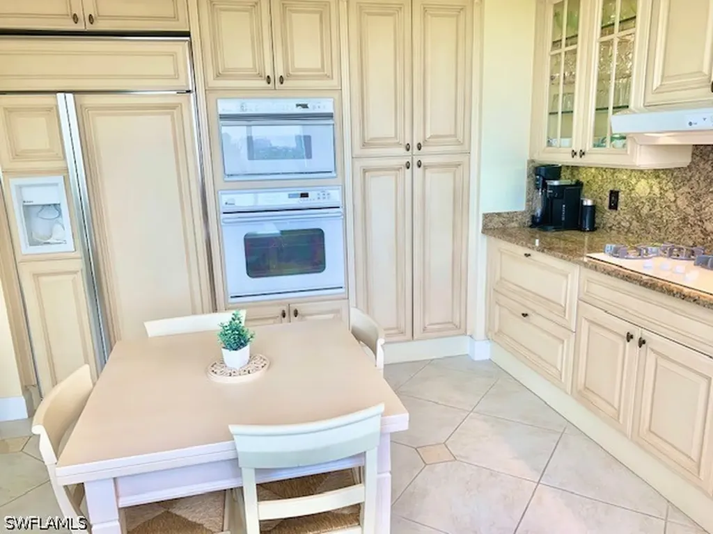 6597 Nicholas Boulevard Naples FL 34108