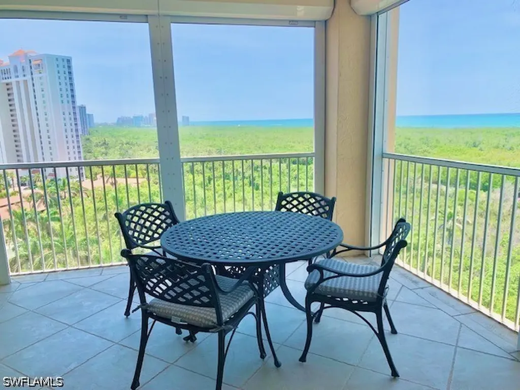6597 Nicholas Boulevard Naples FL 34108