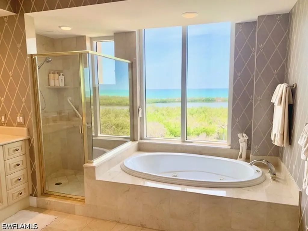6597 Nicholas Boulevard Naples FL 34108