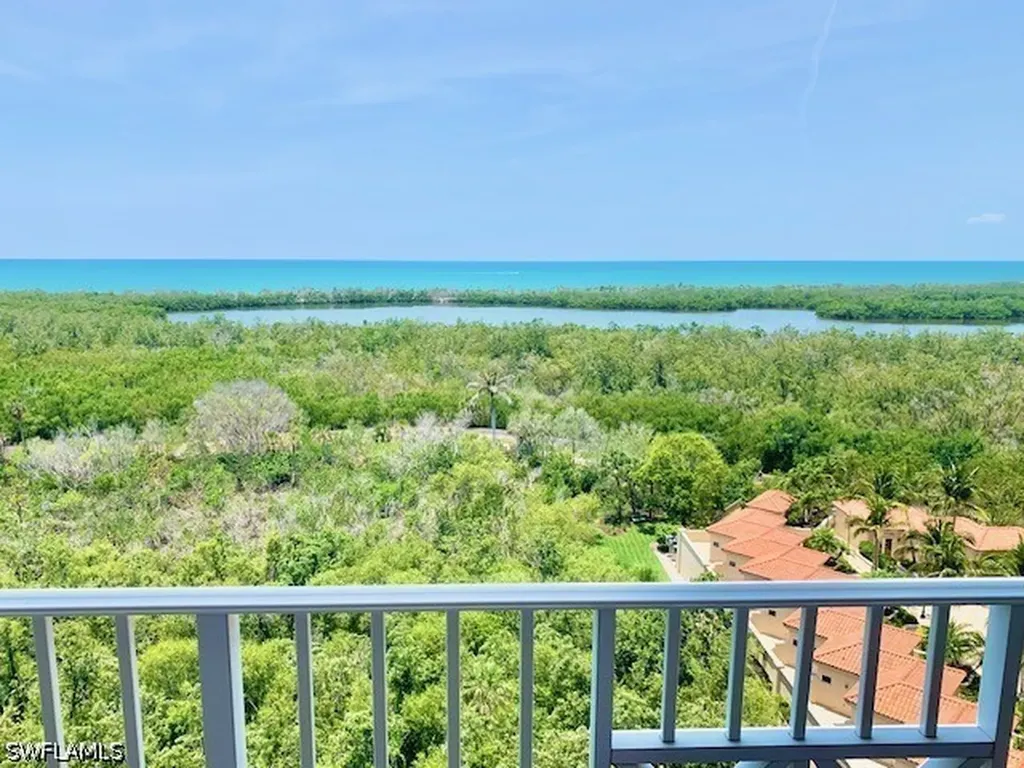 6597 Nicholas Boulevard Naples FL 34108