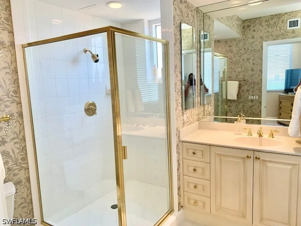 6597 Nicholas Boulevard Naples FL 34108