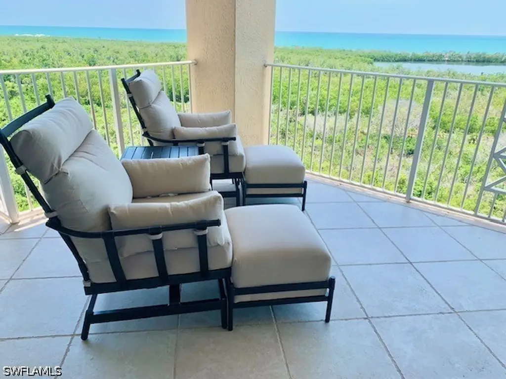 6597 Nicholas Boulevard Naples FL 34108