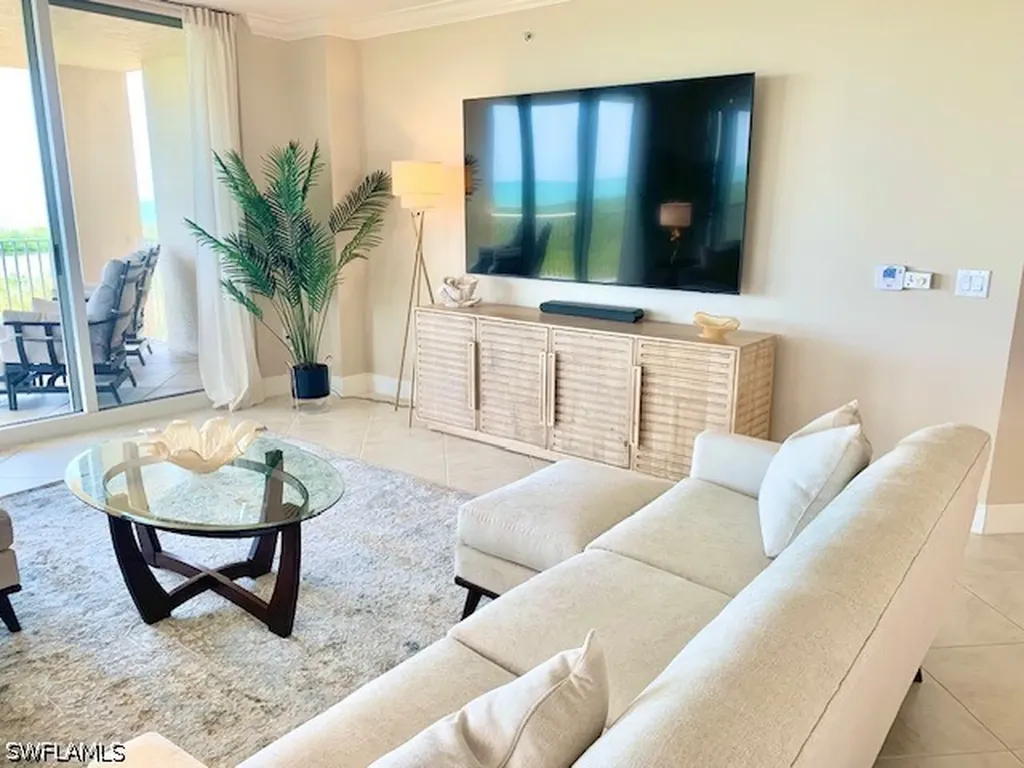 6597 Nicholas Boulevard Naples FL 34108