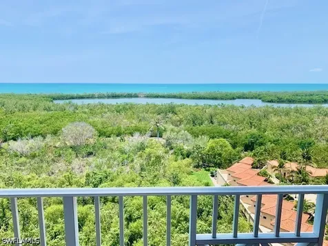 6597 Nicholas Boulevard Naples FL 34108