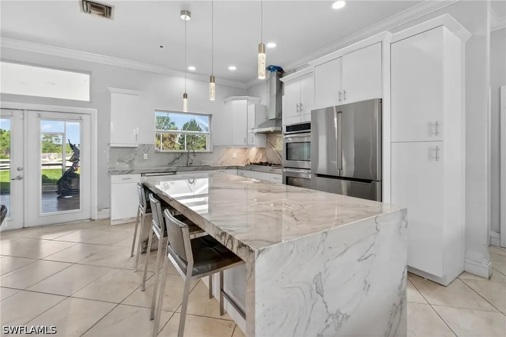 2863 Everglades Boulevard N Naples FL 34120
