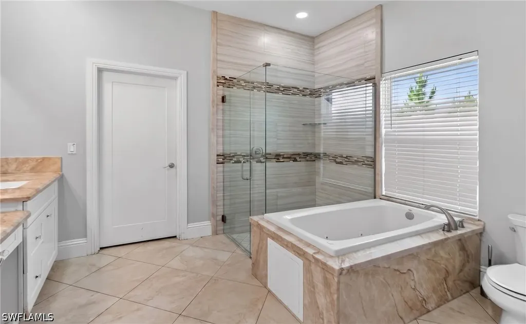 2863 Everglades Boulevard N Naples FL 34120