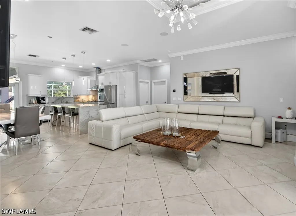 2863 Everglades Boulevard N Naples FL 34120
