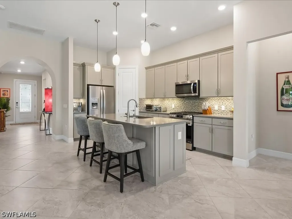 7225 Wilton Drive Naples FL 34109