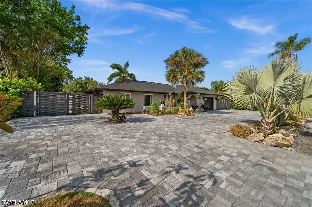 38 Willoughby Drive Naples FL 34110