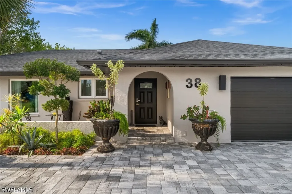 38 Willoughby Drive Naples FL 34110