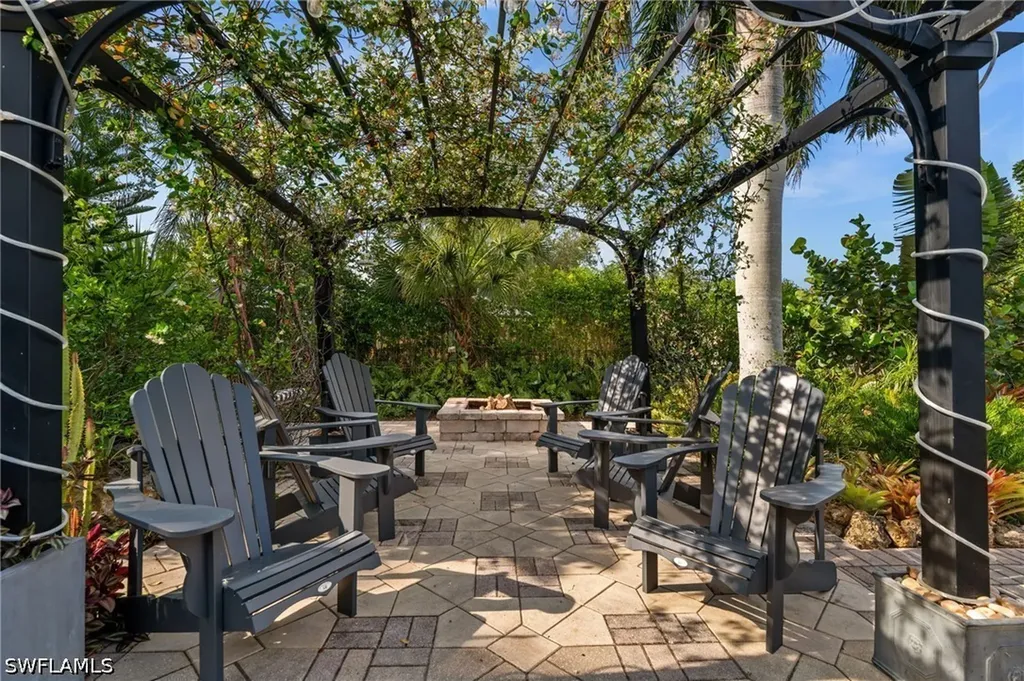 38 Willoughby Drive Naples FL 34110